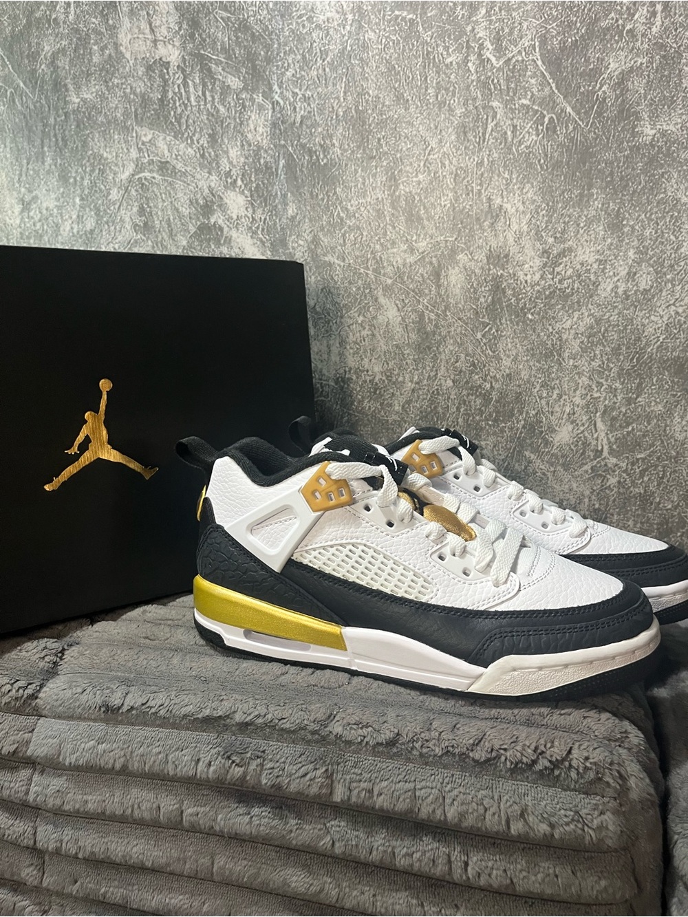 Jordan Spizike Sneakers in White, Black & Gold 4.5 Y
